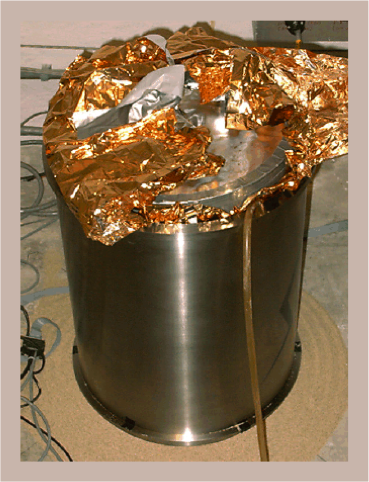 Titanium pressure vessel containing the MOBB CMG-1 package.